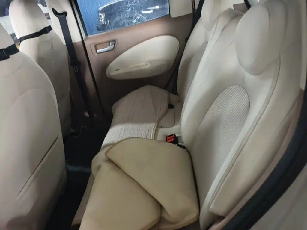 Wuling MINIEV — миниатюра 20