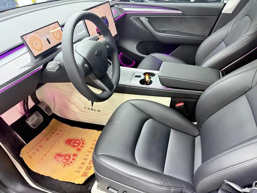 Tesla Model Y — миниатюра 5