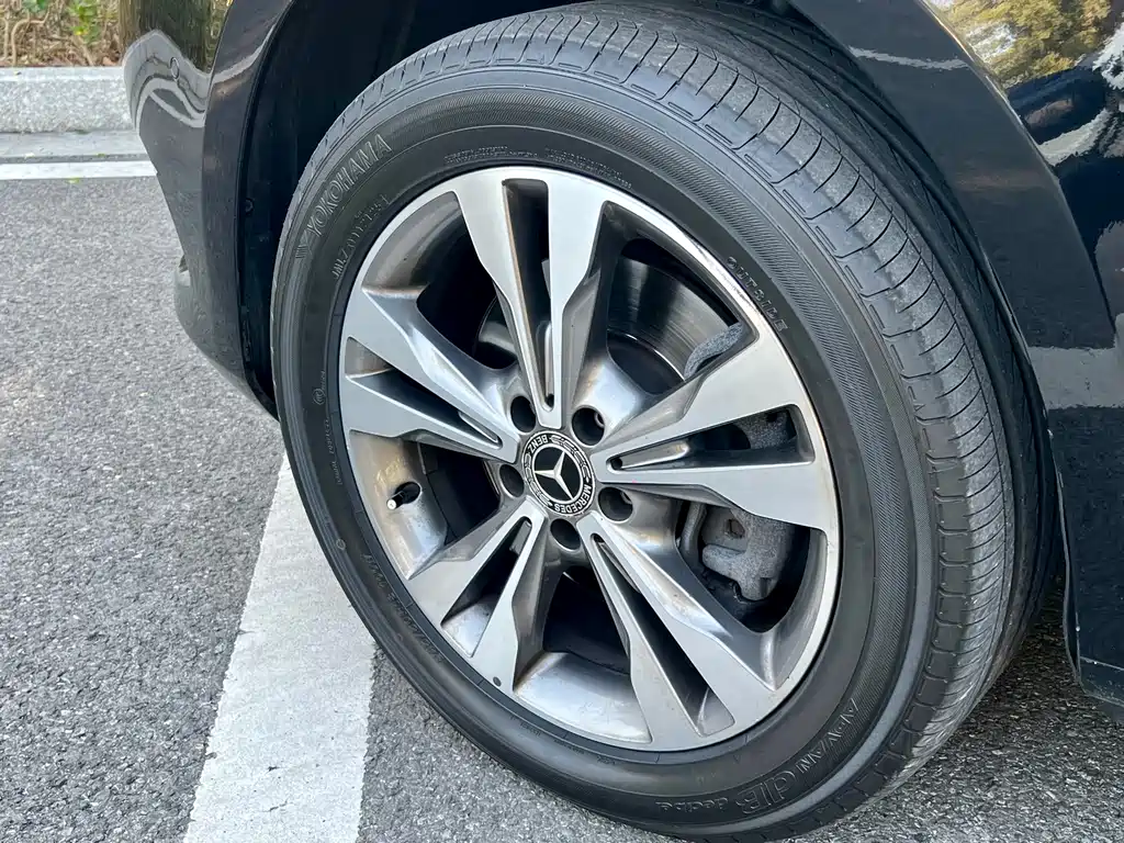 MERCEDES-BENZ V CLASS