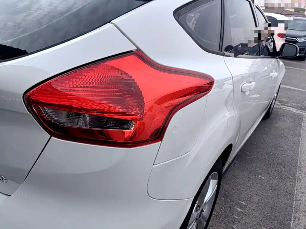 Ford Focus — миниатюра 8