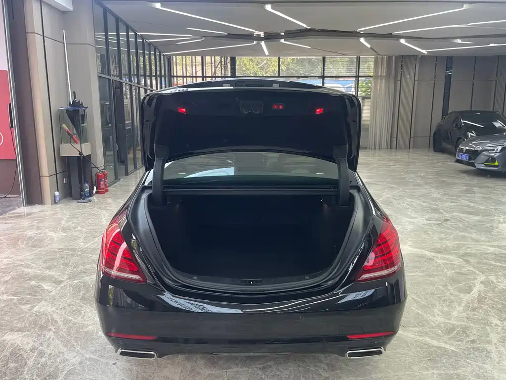 Mercedes-Benz S-Class — миниатюра 8