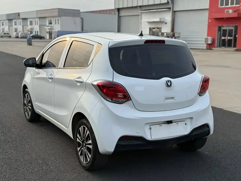 Changan Benben E-Star — миниатюра 7