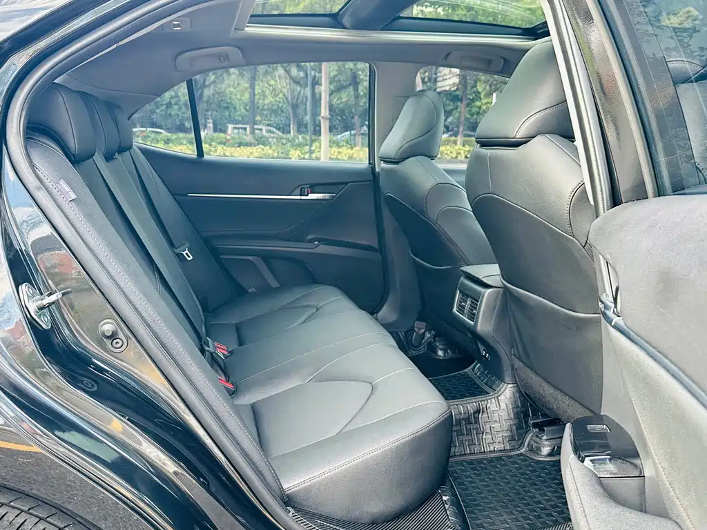 Toyota Camry — миниатюра 15