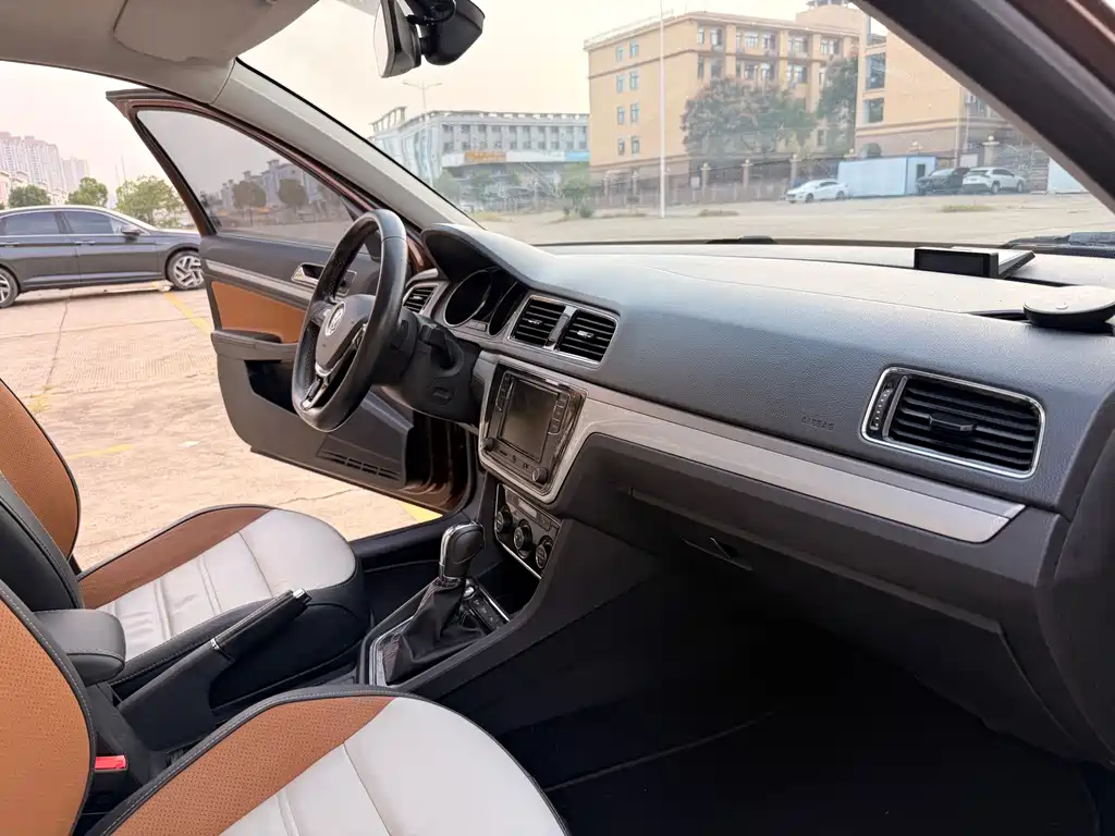 Volkswagen Cross Lavida — миниатюра 24