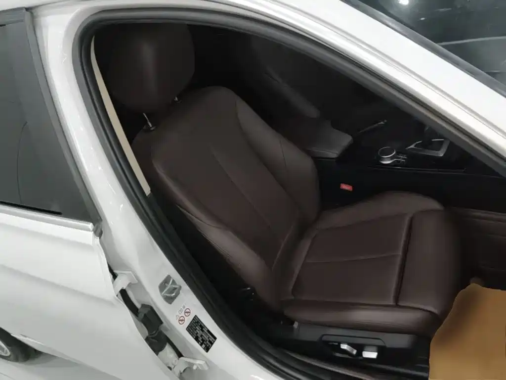 BMW 3 Series — миниатюра 25