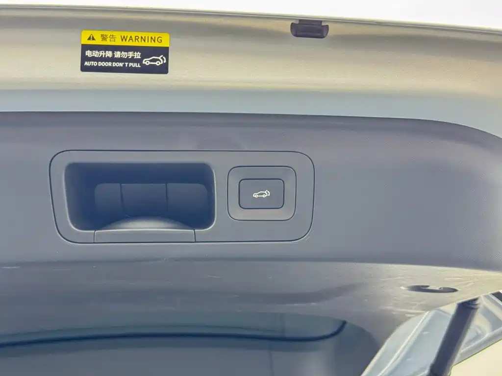 GAC Motor 传祺E8 PHEV — миниатюра 26