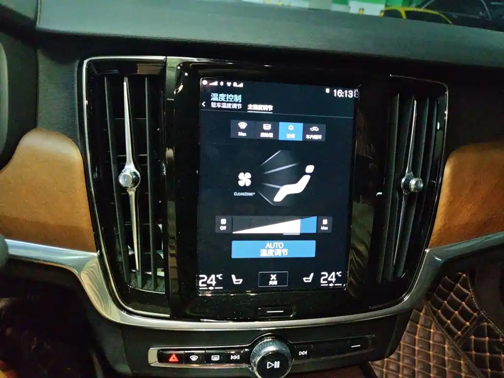 Volvo S90 — миниатюра 14