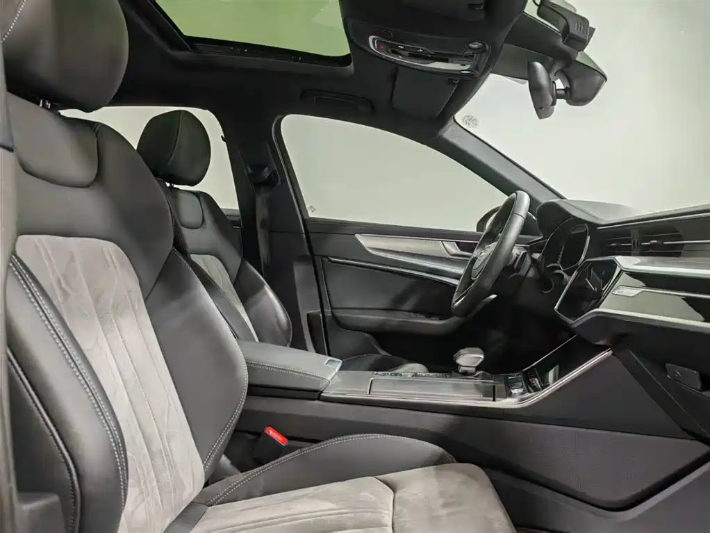 Audi A6L 2024 40 TFSI Luxury