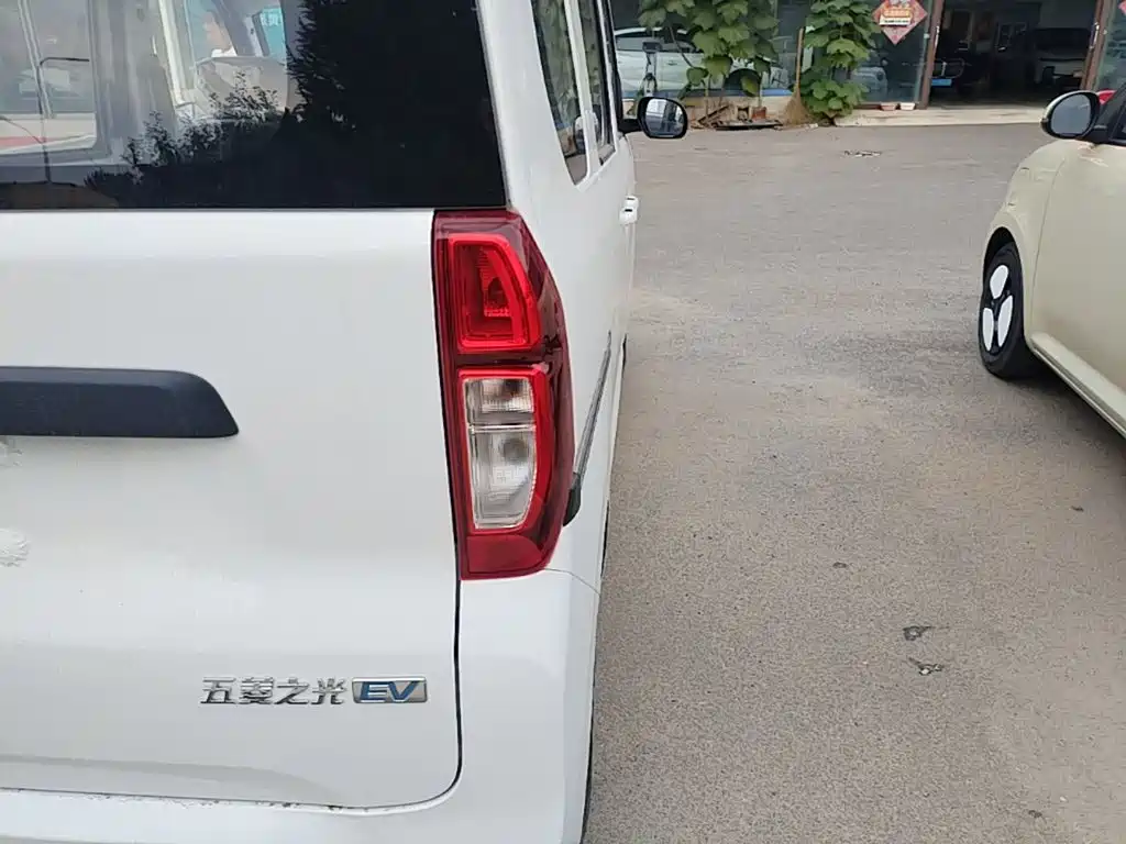 Wuling Zhiguang EV — миниатюра 8