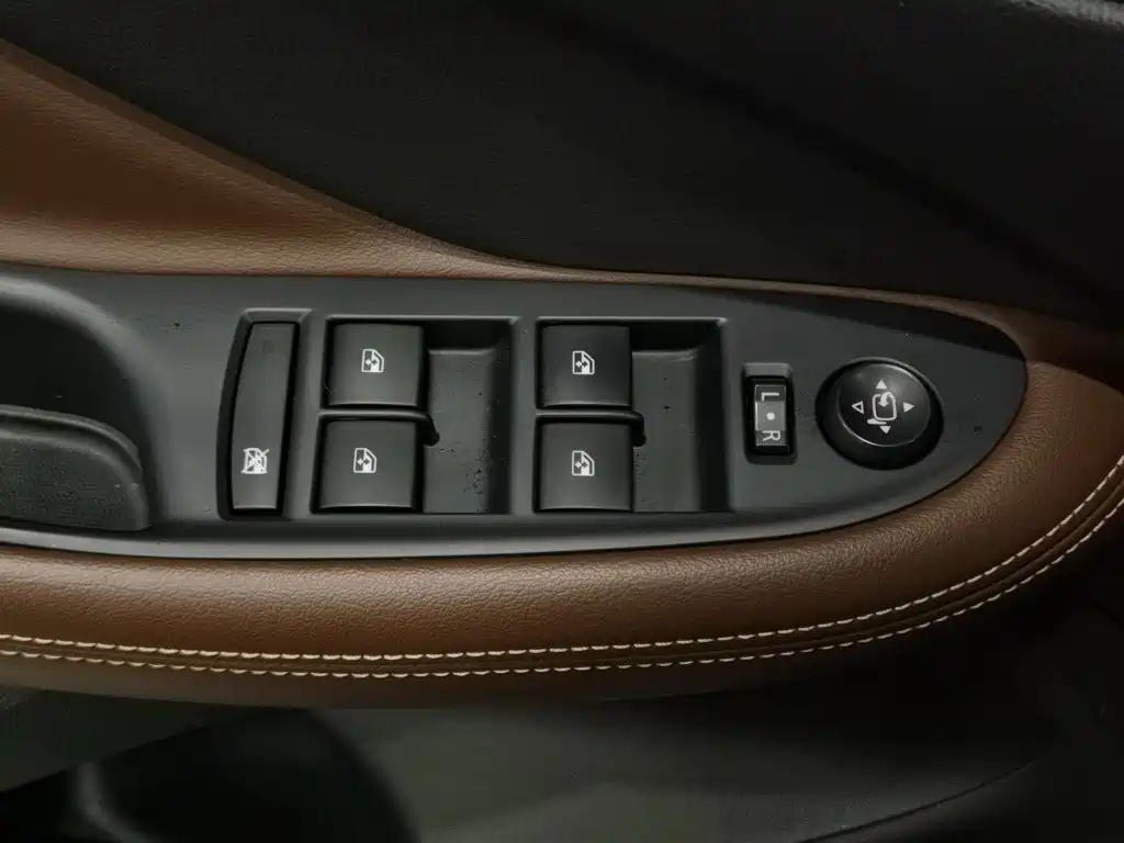 Buick Envision Plus — миниатюра 9