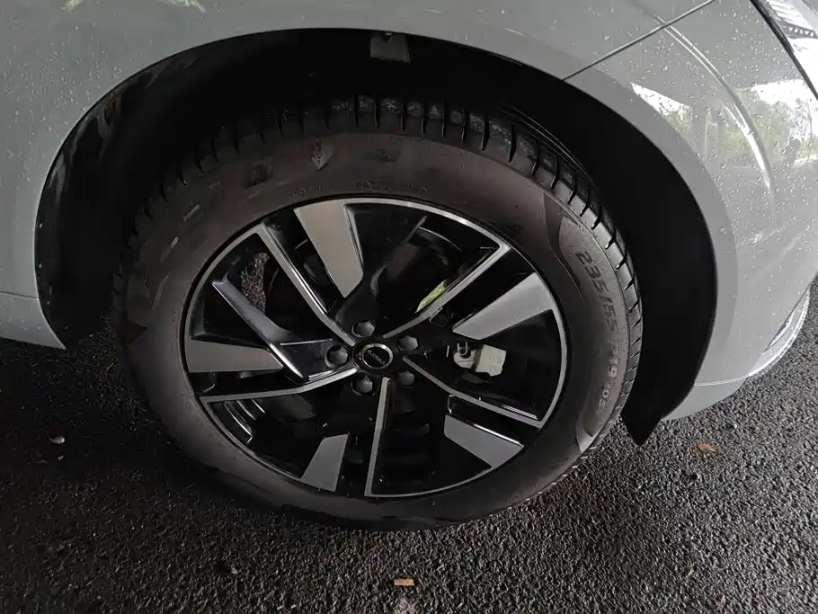 Volvo XC60 2026 B5 Luxury