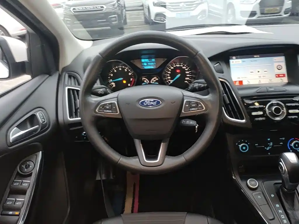 Ford Focus — миниатюра 11