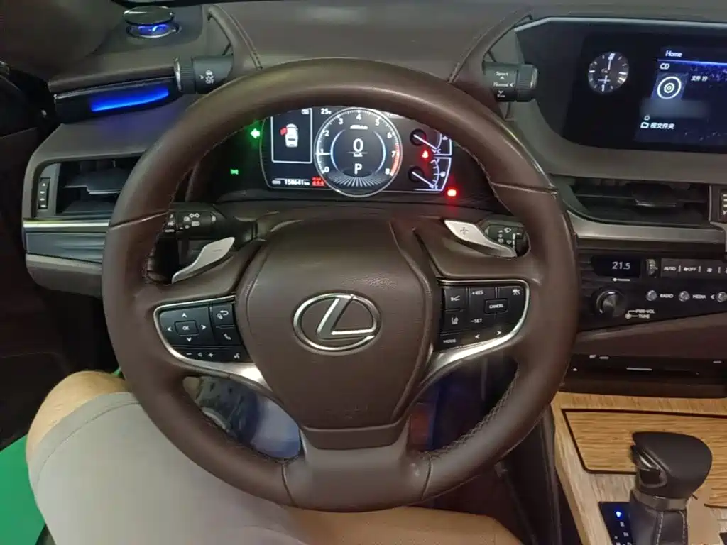 Lexus ES — миниатюра 11