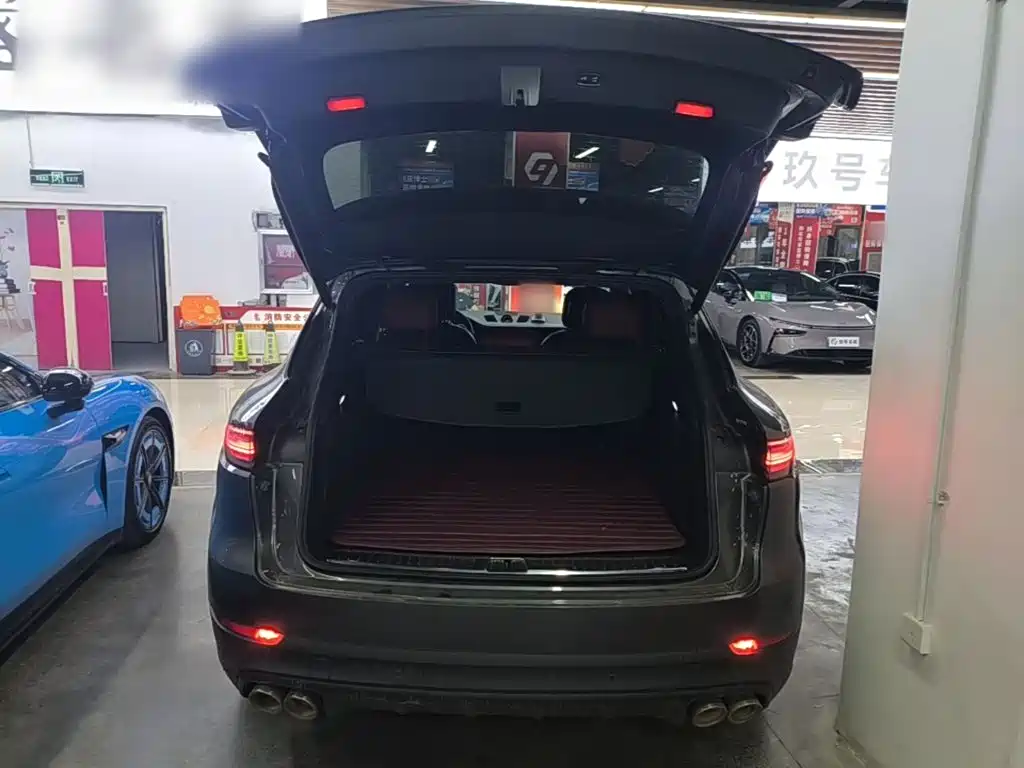 Porsche Cayenne Hybrid — миниатюра 19
