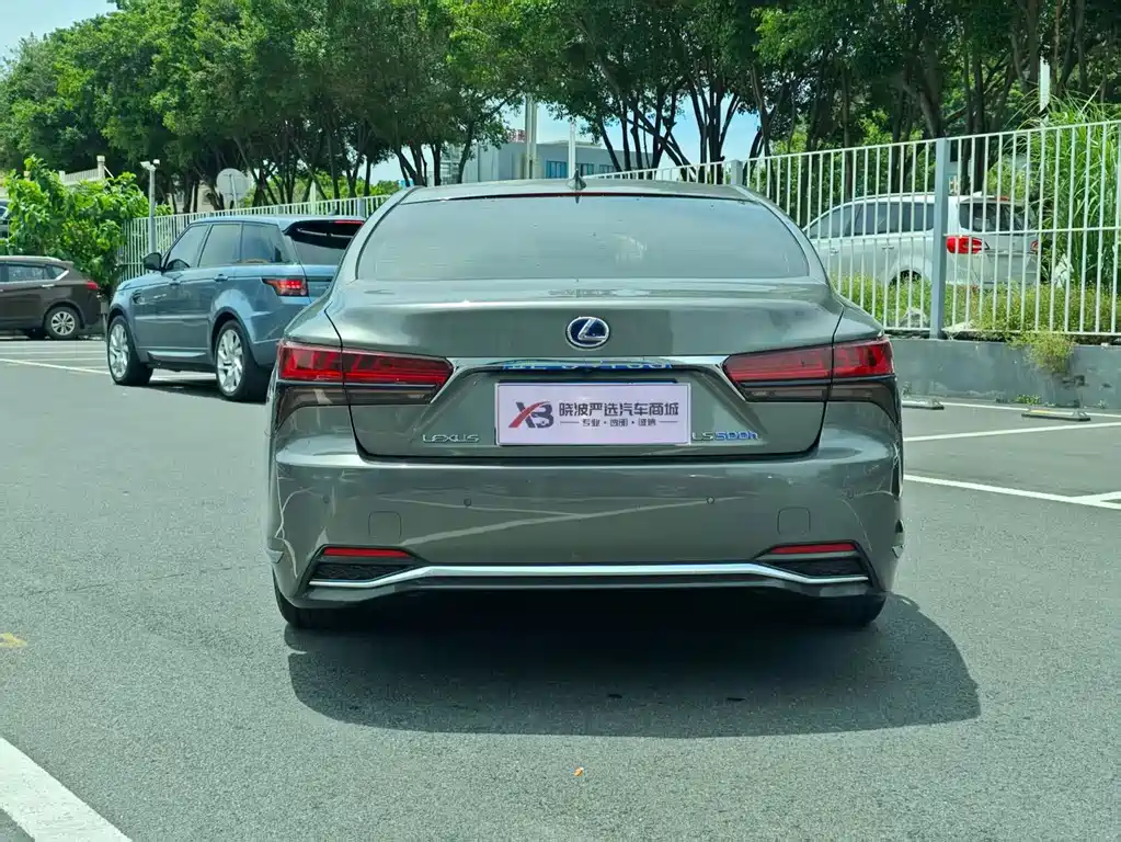 Lexus LS — миниатюра 3