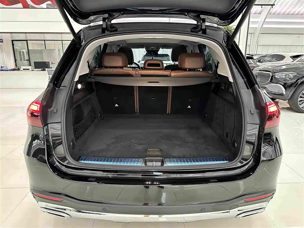 Mercedes-Benz GLE (Import) — миниатюра 27
