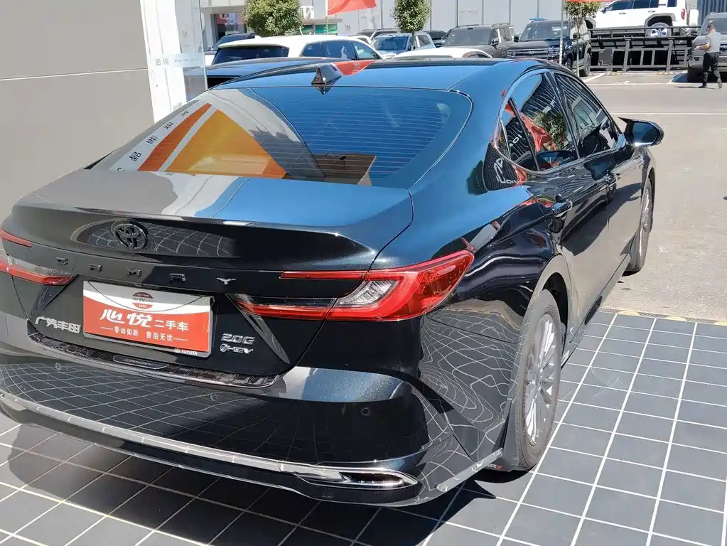 Toyota Camry — миниатюра 9