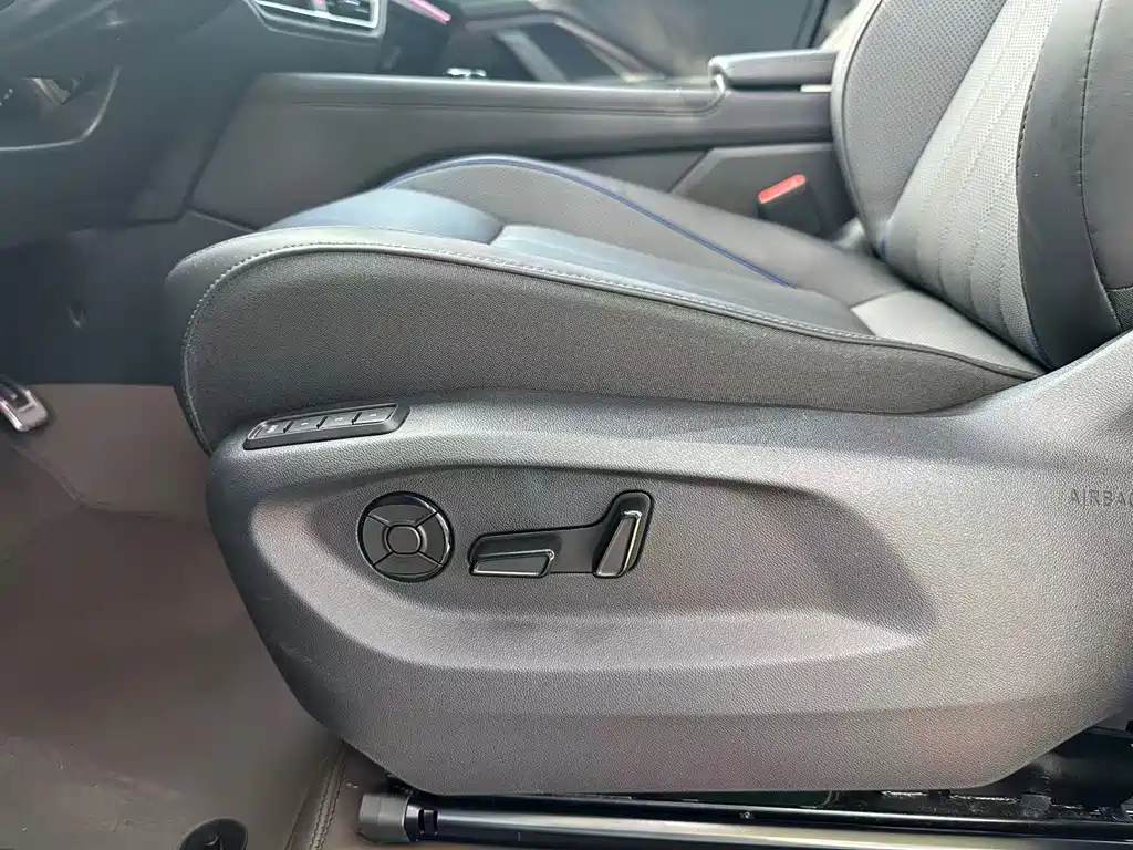 Volkswagen Tiguan L — миниатюра 13
