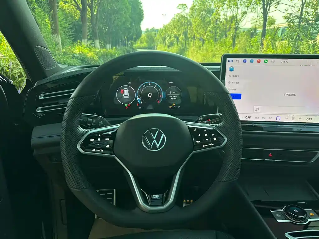 Volkswagen Tiguan L — миниатюра 29