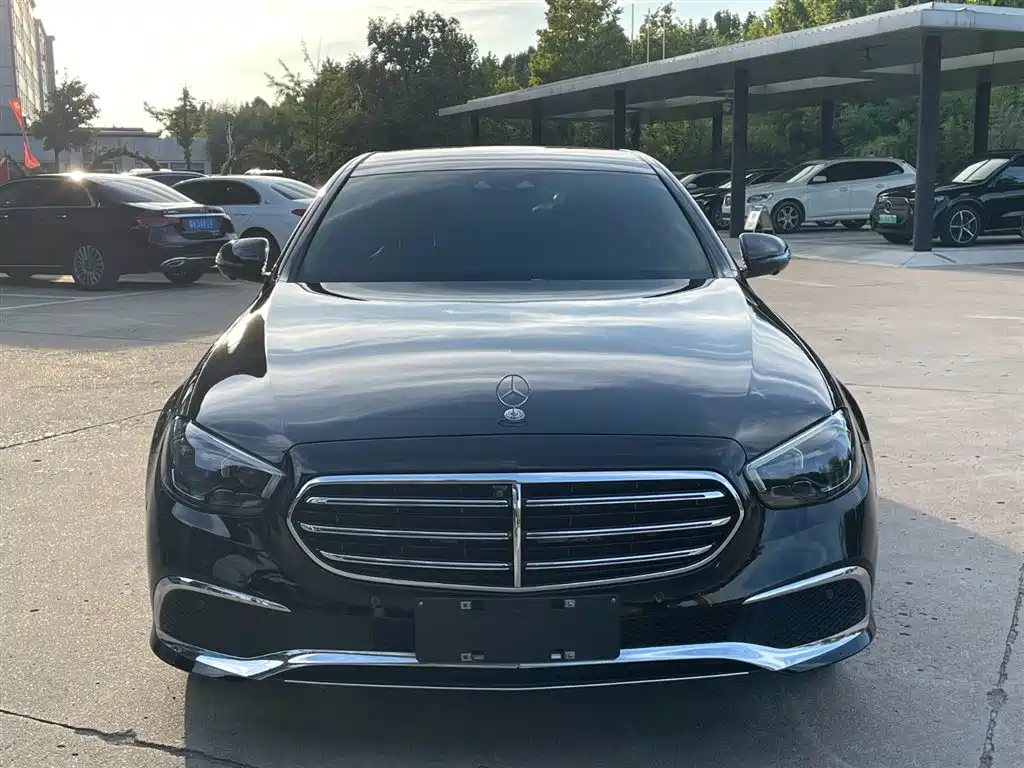 Mercedes-Benz E-Class — миниатюра 2