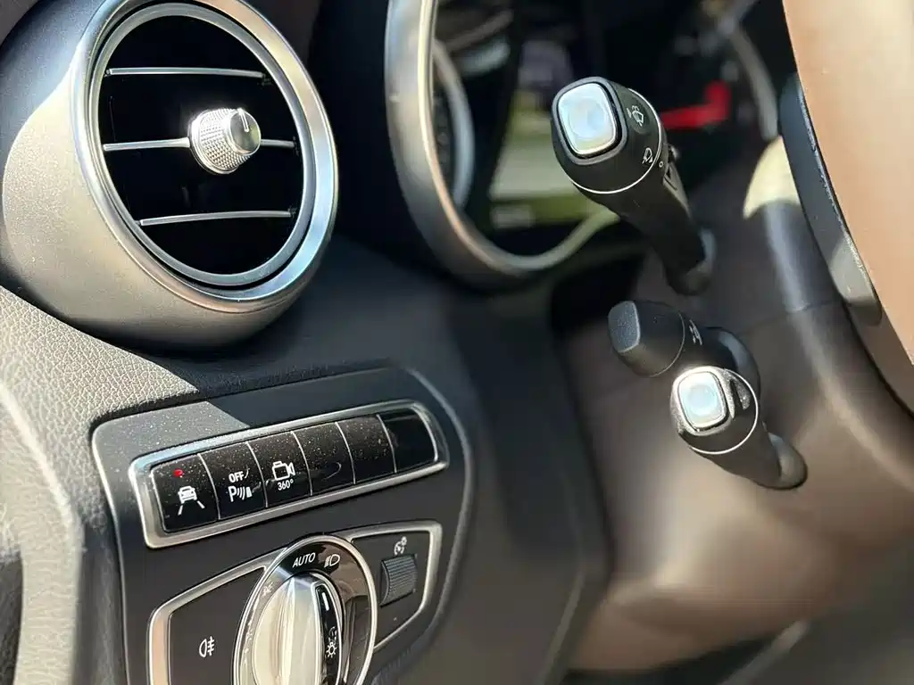 Mercedes-Benz GLC — миниатюра 13