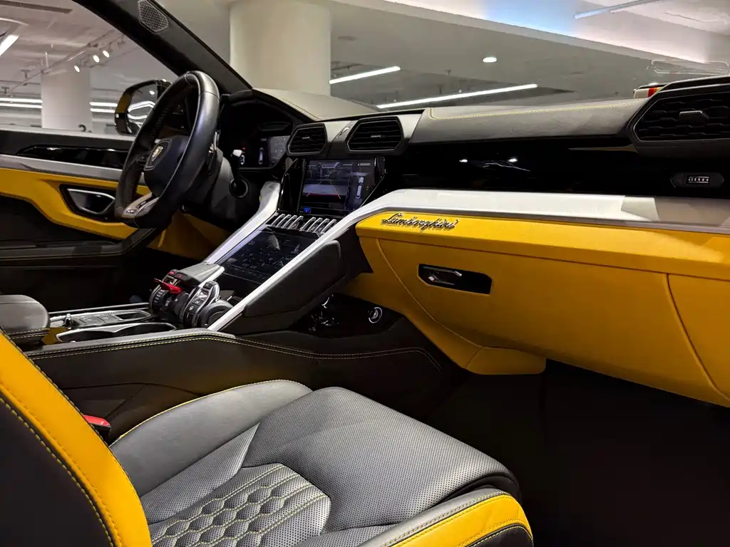 Lamborghini Urus — миниатюра 9