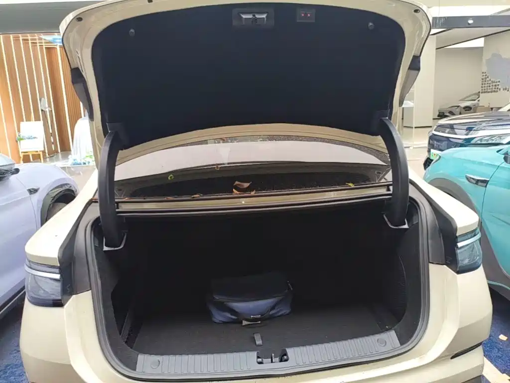 BYD Seal 07 DM-i — миниатюра 19