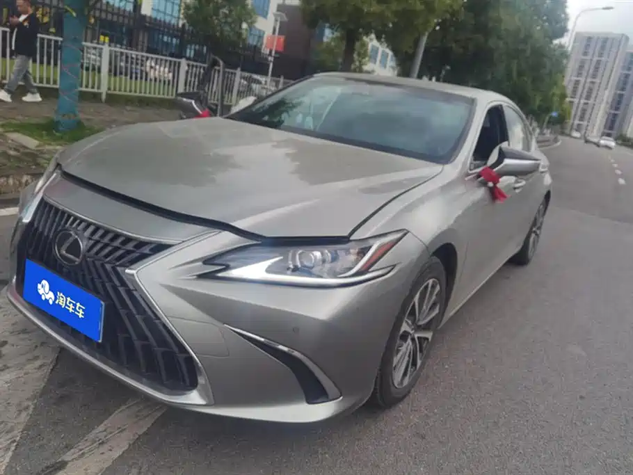 Lexus ES 2023