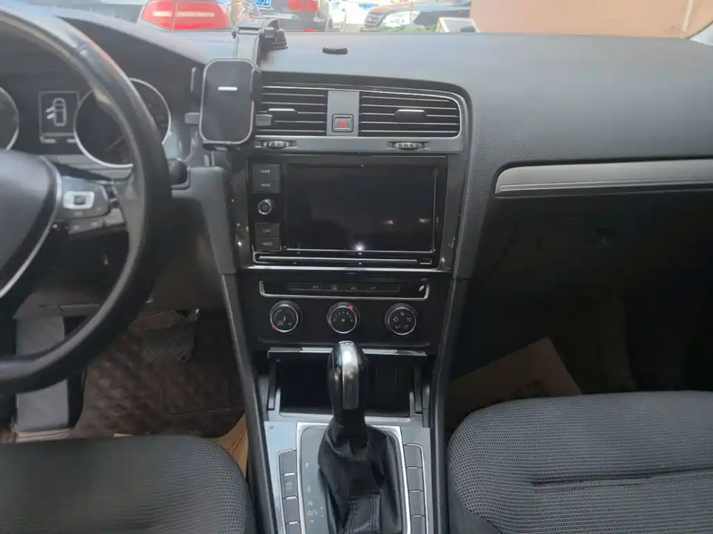 Volkswagen Golf — миниатюра 13