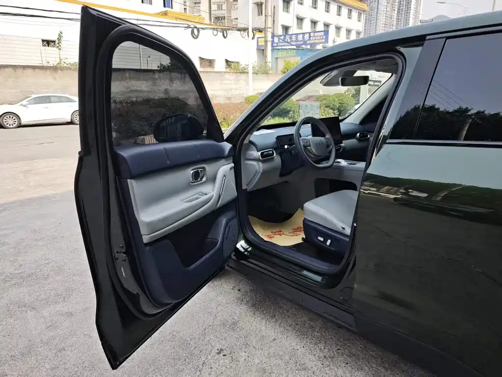 Leapmotor Leapmotor A10 — миниатюра 5