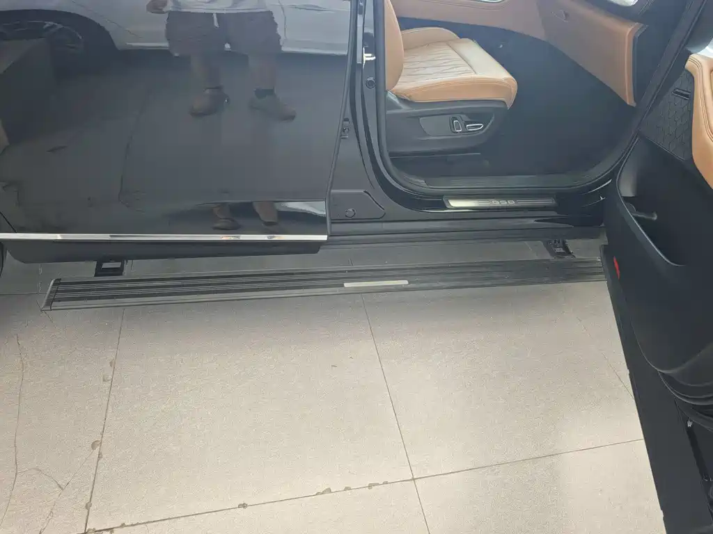 GAC GS8 2025 2.0TGDI Luxury 5 мест