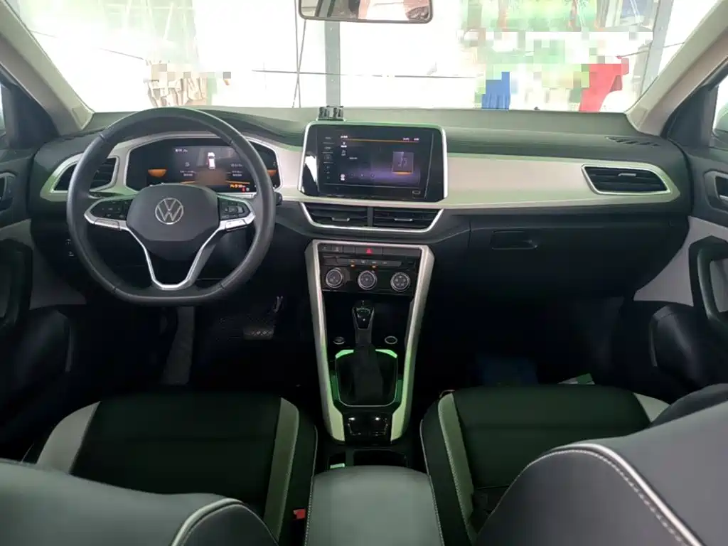 Volkswagen T-Roc — миниатюра 10