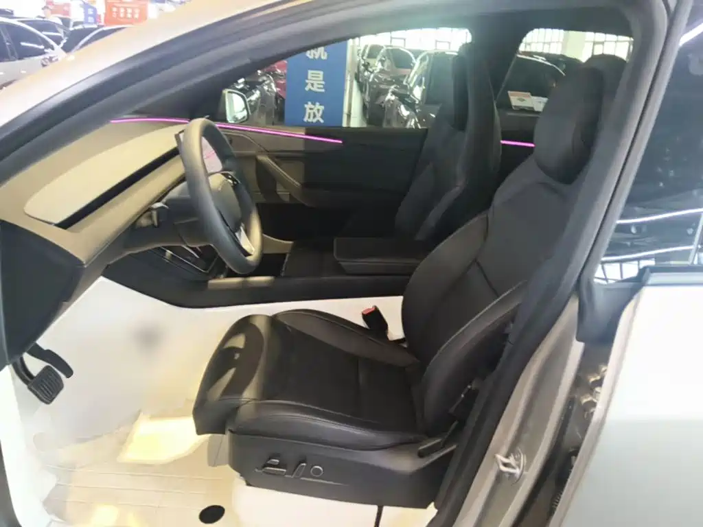 Tesla Model Y L — миниатюра 15