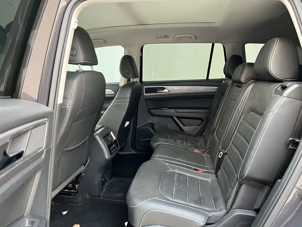 Volkswagen Teramont — миниатюра 8