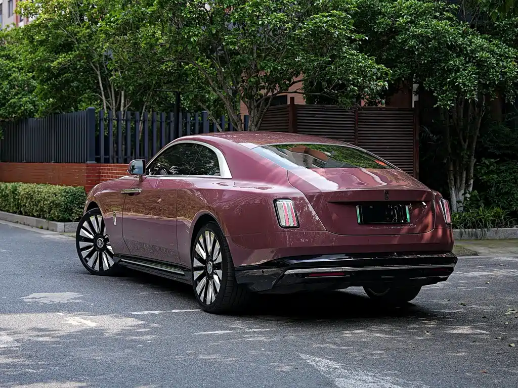 Rolls-Royce Phantom — миниатюра 4
