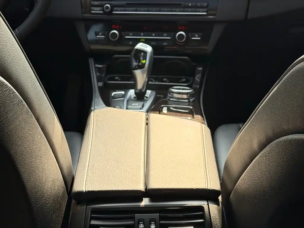 BMW 5 Series — миниатюра 28