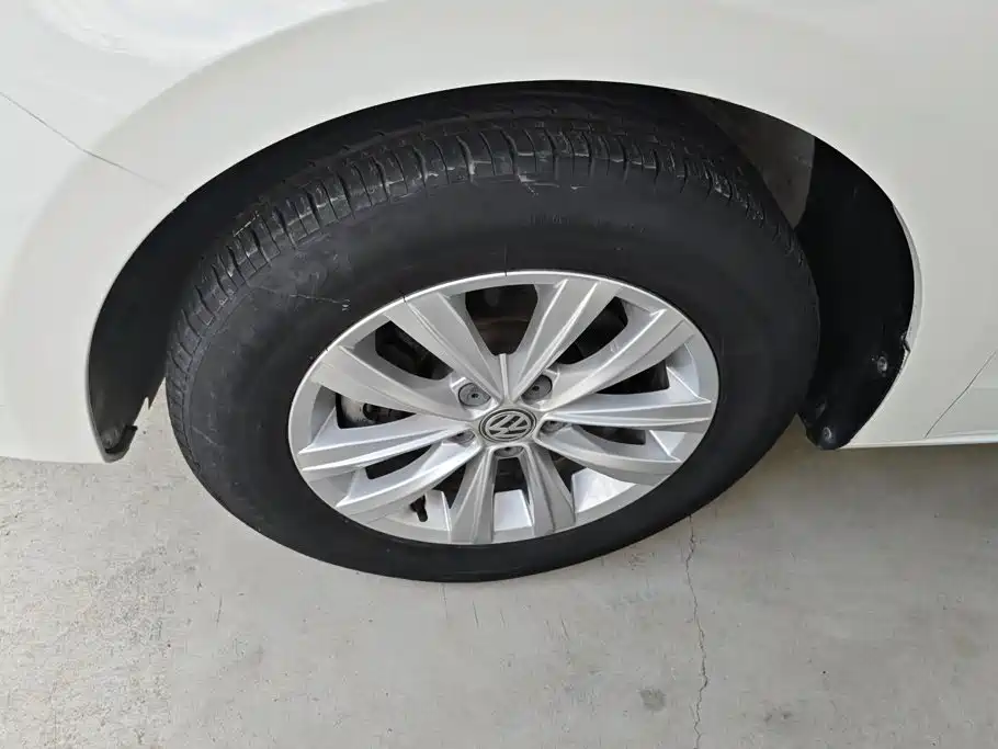 Volkswagen Bora — миниатюра 6