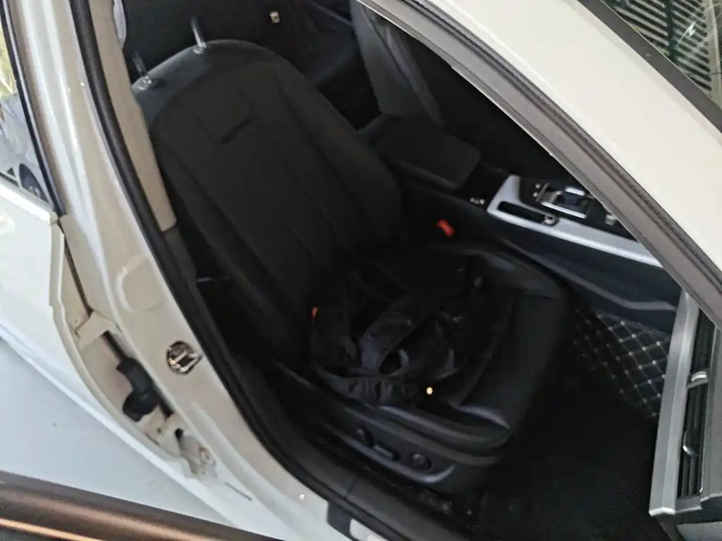 Audi A4L — миниатюра 25