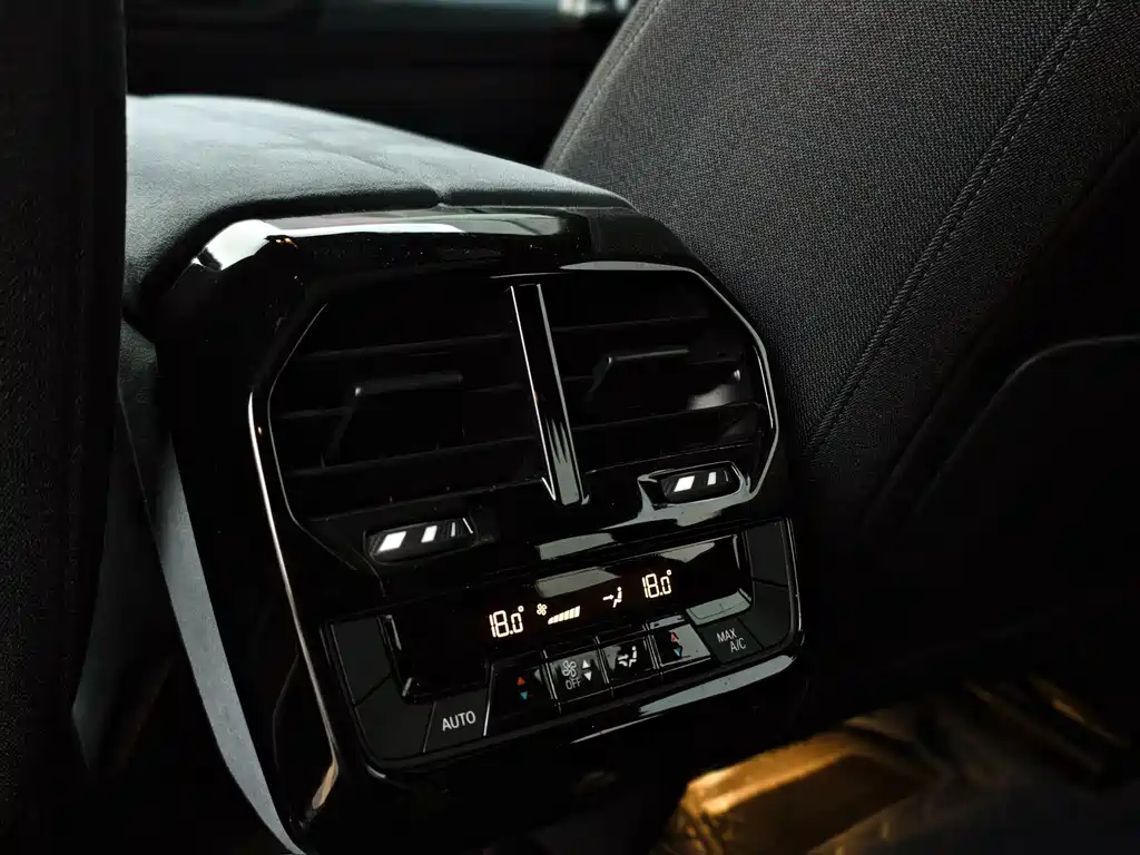 BMW iX — миниатюра 14