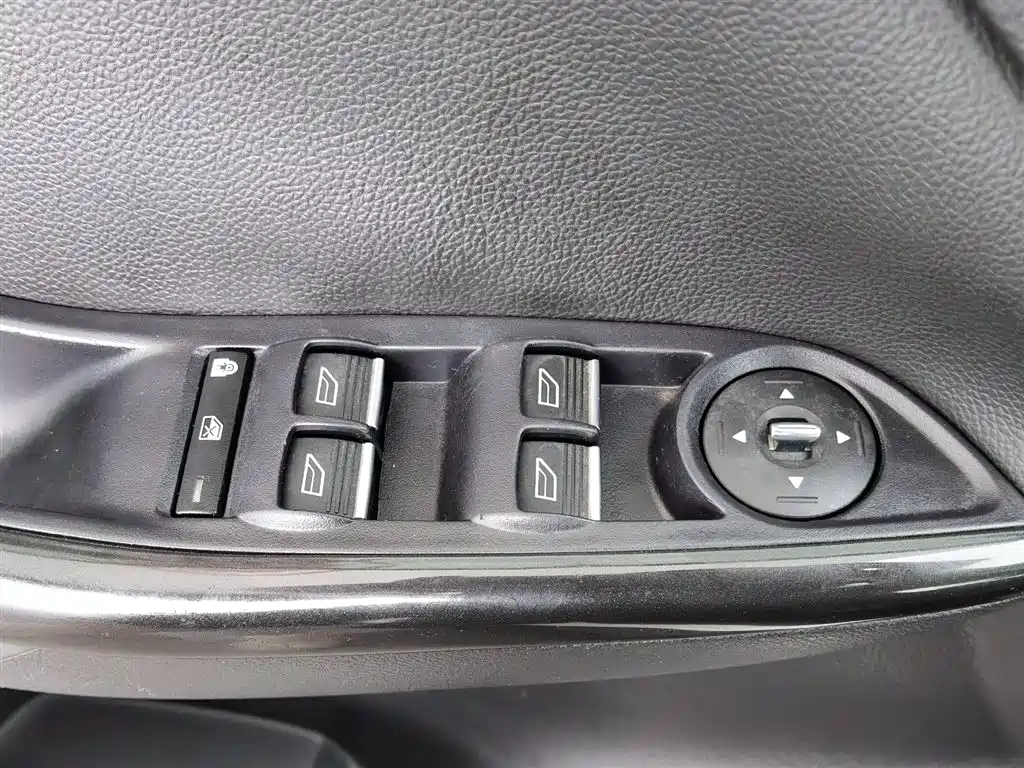 Ford Focus 2015 1.6L AT