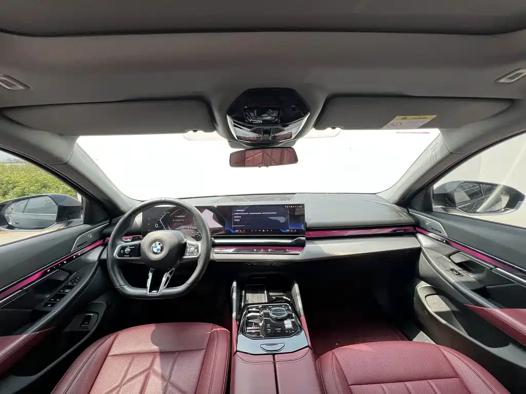 BMW 5 Series — миниатюра 11