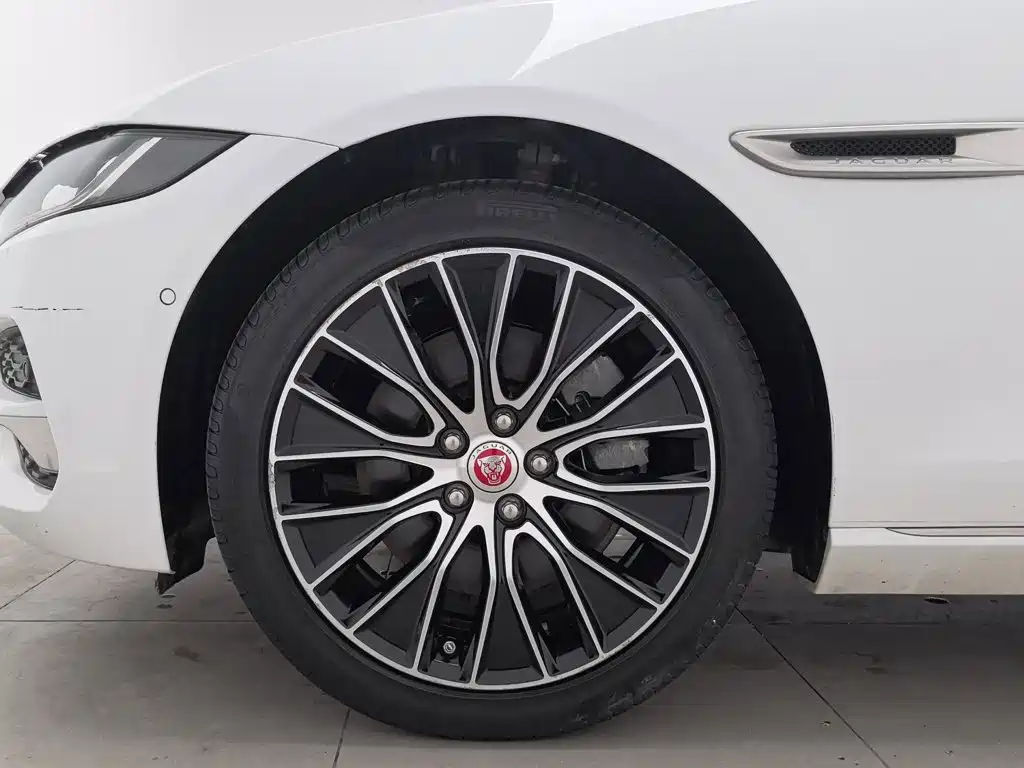 Jaguar XEL — миниатюра 17