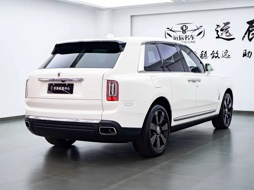 Rolls-Royce Cullinan 2018 мест