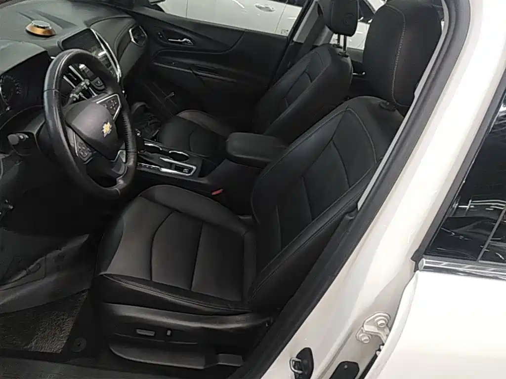Chevrolet Equinox — миниатюра 15