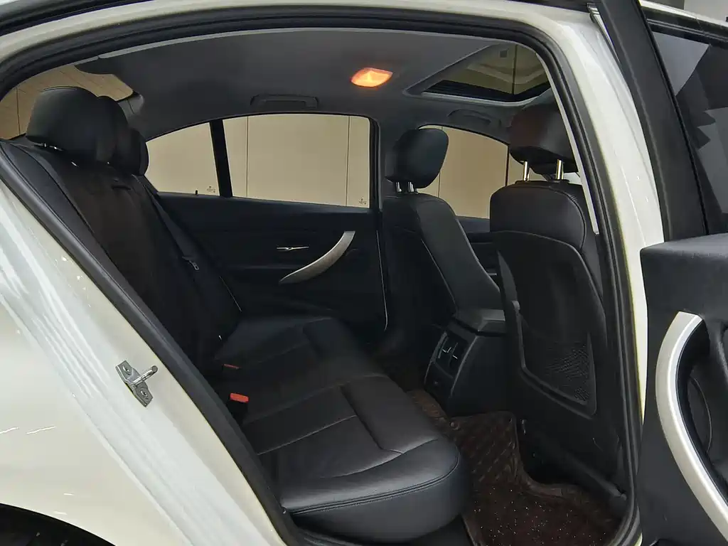 BMW 3 Series — миниатюра 12