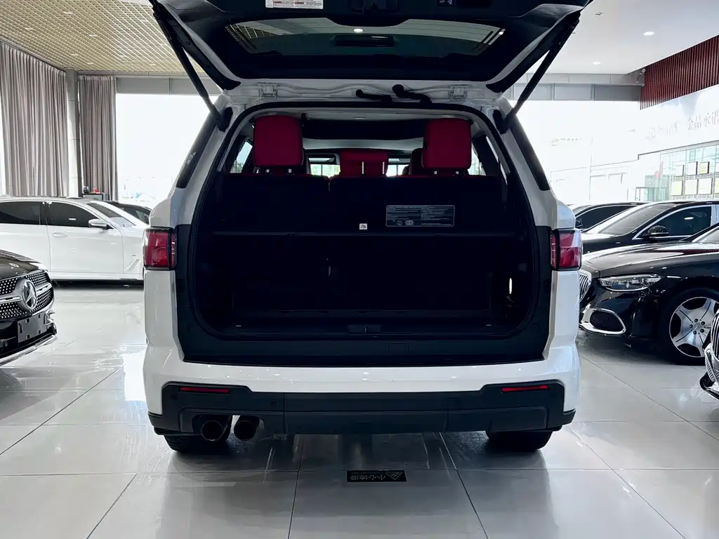 Toyota Sequoia — миниатюра 23