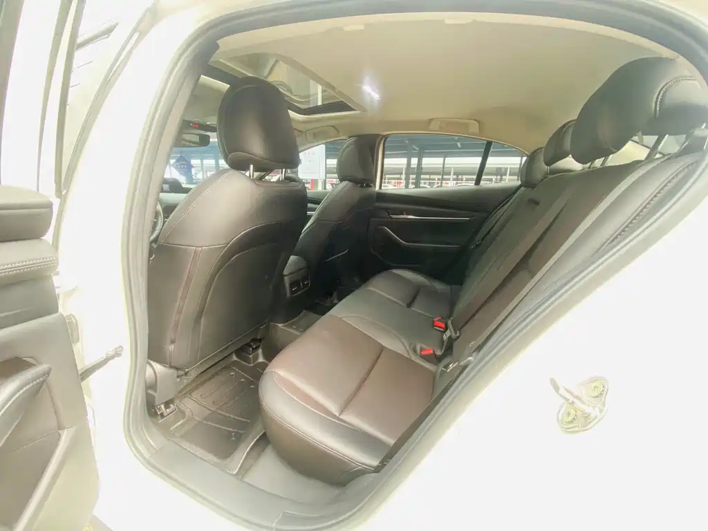 Mazda 3 Axela — миниатюра 12