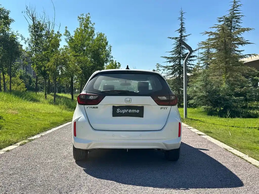 Honda Fit — миниатюра 8
