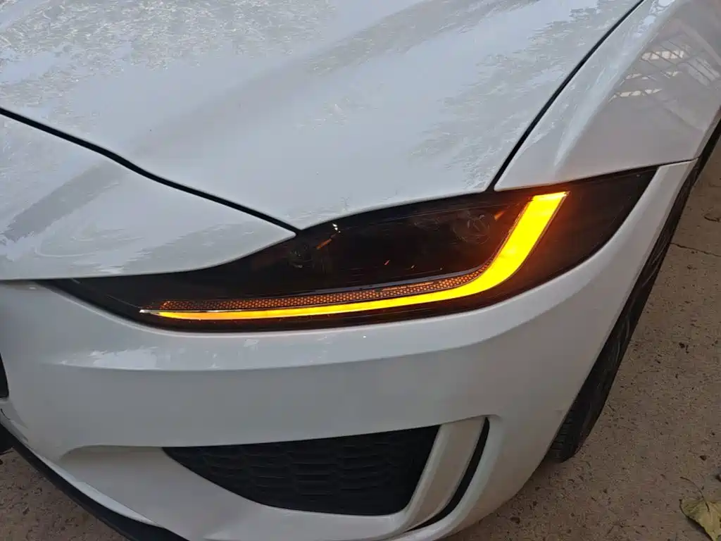 Jaguar XEL — миниатюра 18