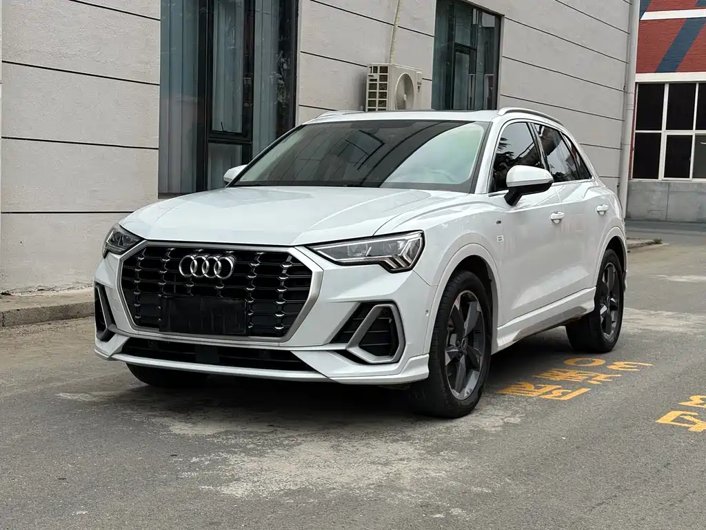 Купить Audi Q3